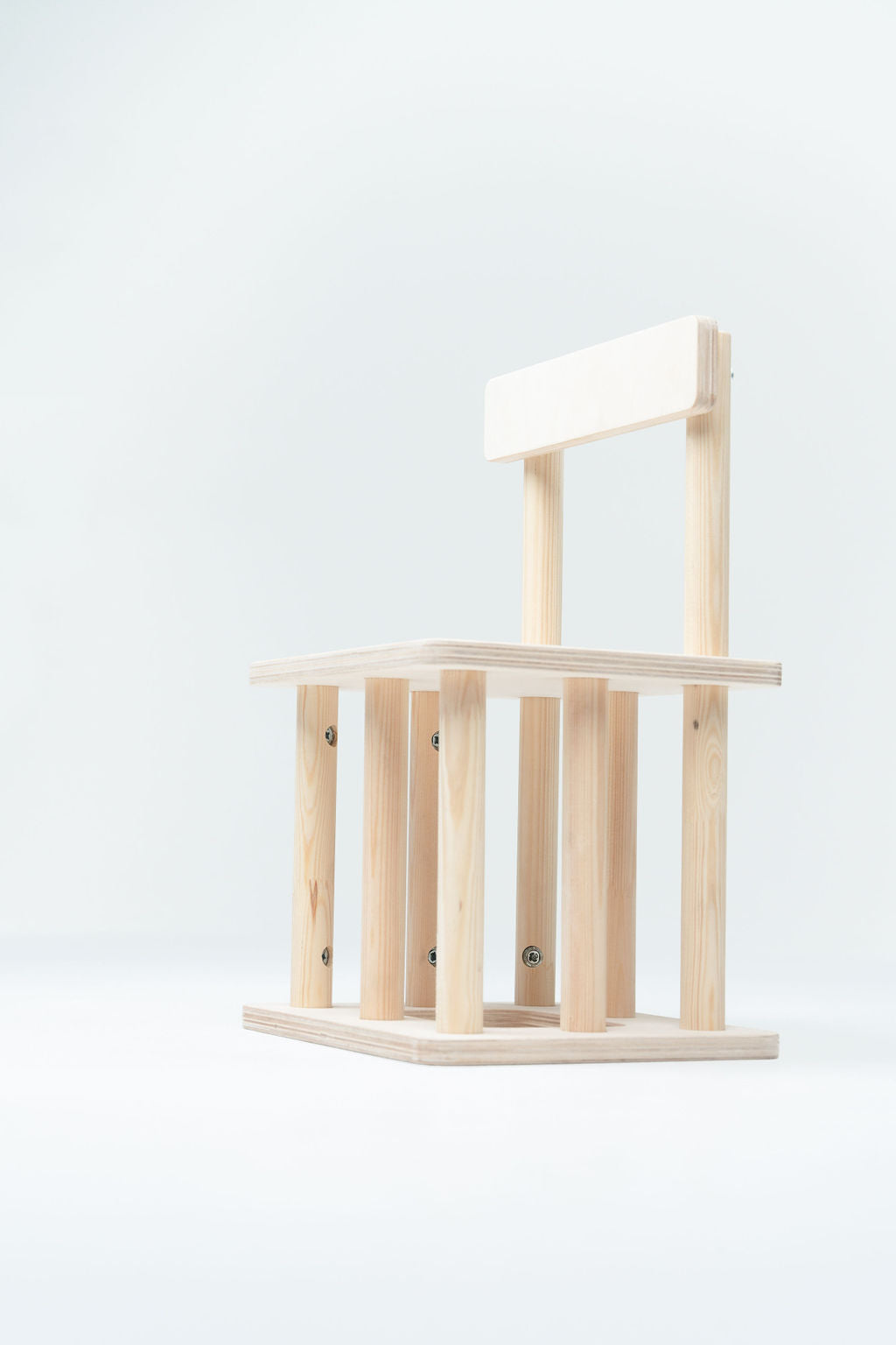 Vaiko kėdė Montessori kvadratinė detalės